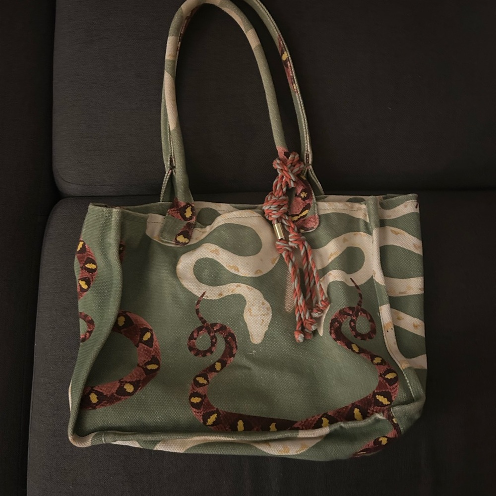 Vince Camuto Tote